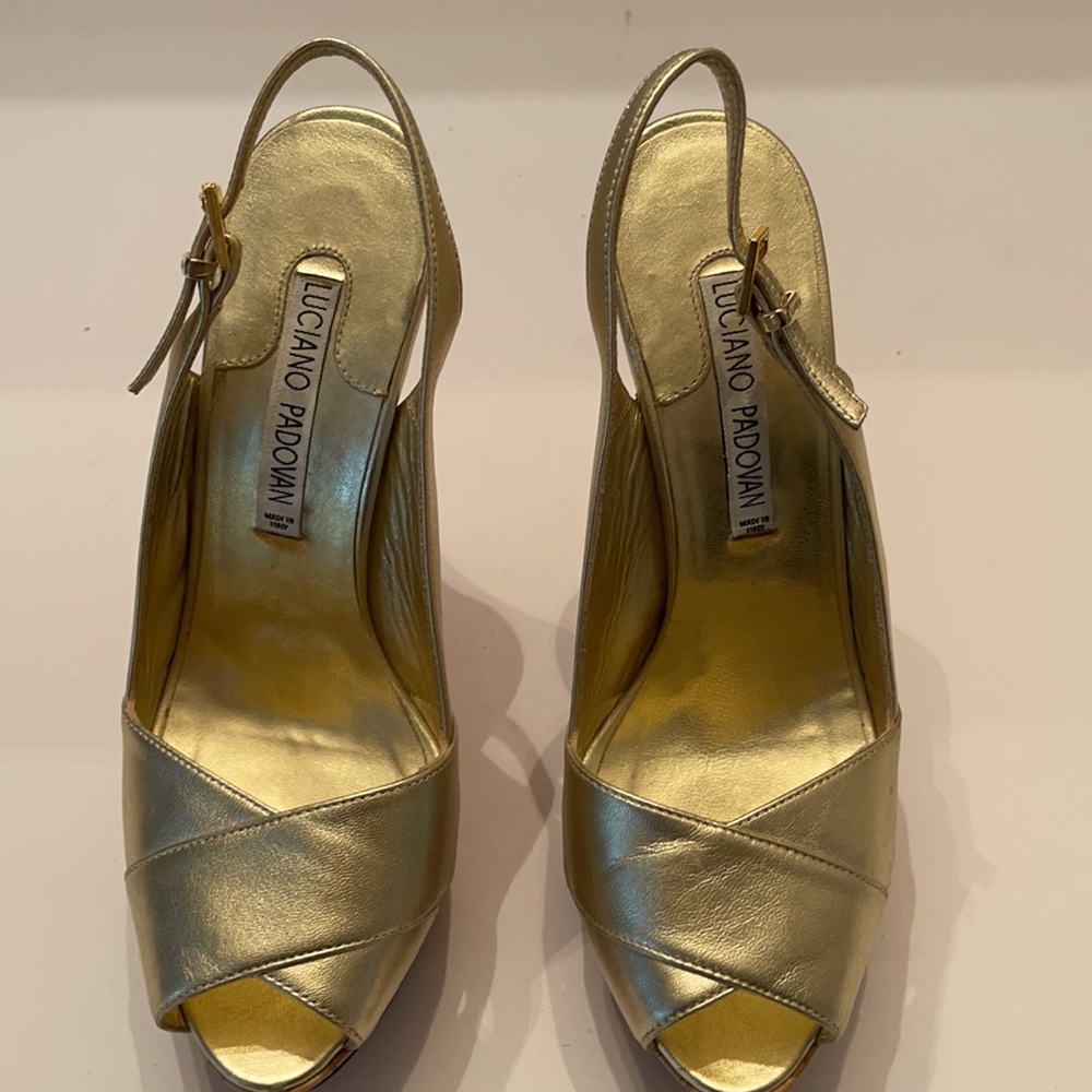 Heels - Picture 2 of 6